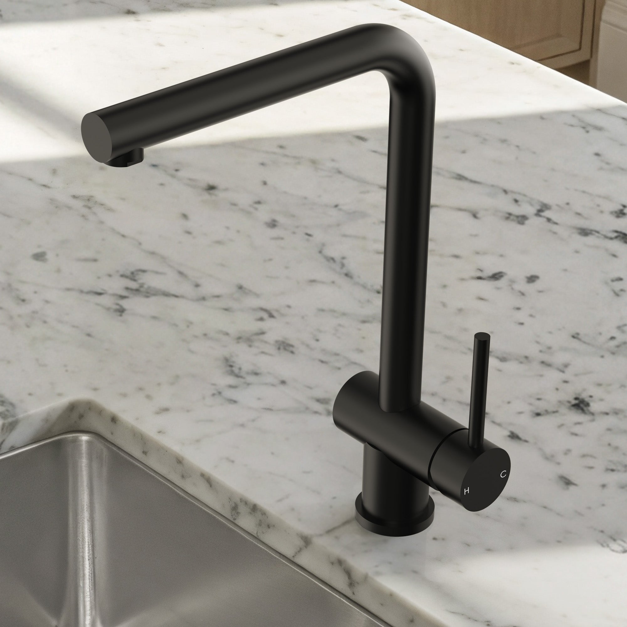 EVERSTEIN Single Handle Kitchen Faucet