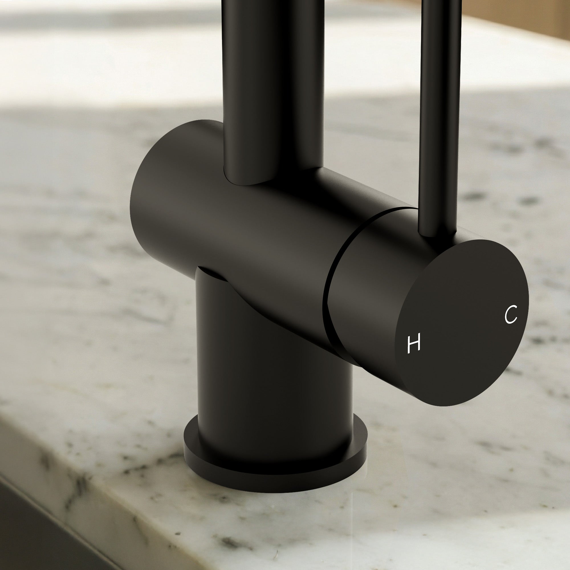 EVERSTEIN Single Handle Kitchen Faucet